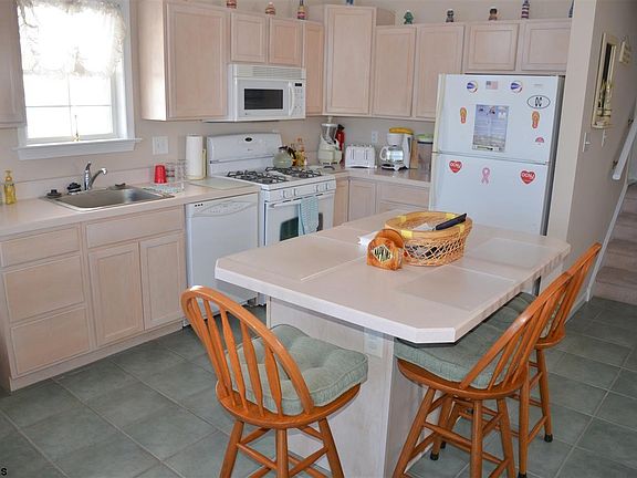 4th image of 1419 Haven Ave #2