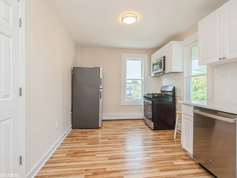 118 Joline Ave #2 — Photo 5