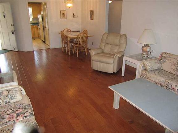 4th image of 755 Saturn St APT C103