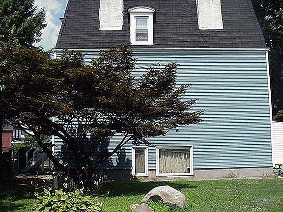 2nd image of 347 Hanover Ave