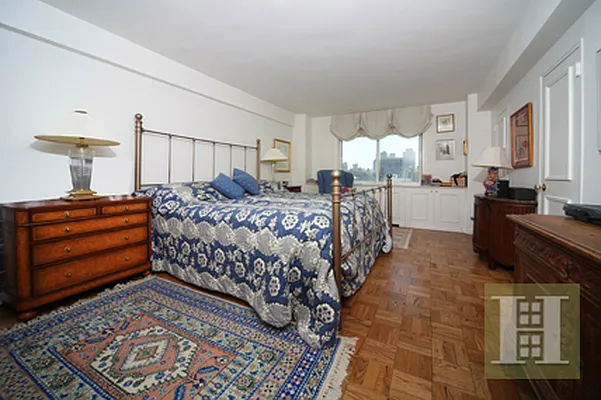 Sold by Halstead Real Estate | media 27