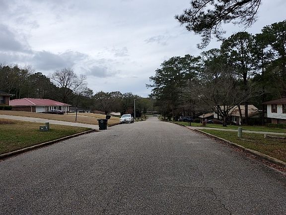 5th image of 114 Harwood Pl