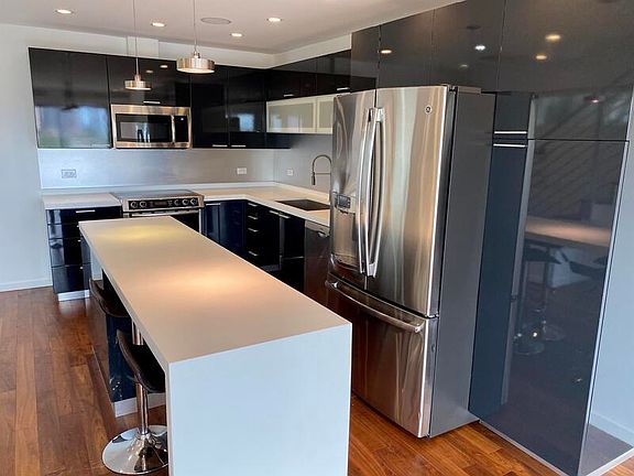 3rd image of 326 Magellan Ave