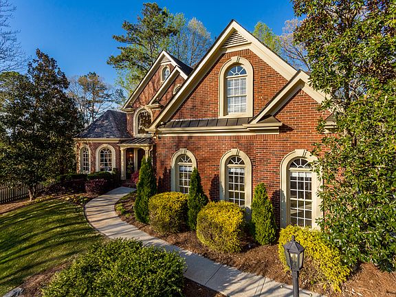 3rd image of 313 Quiet Hill Ln