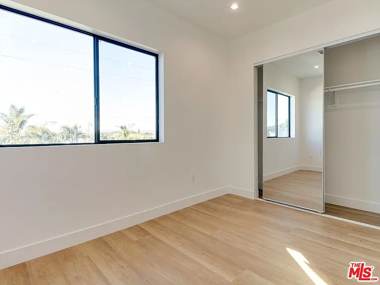 2817 1/2 S Redondo Blvd — Photo 21