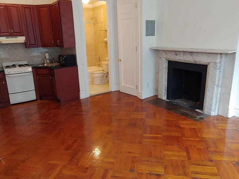 1st image of 120 Waverly Pl APT 3F