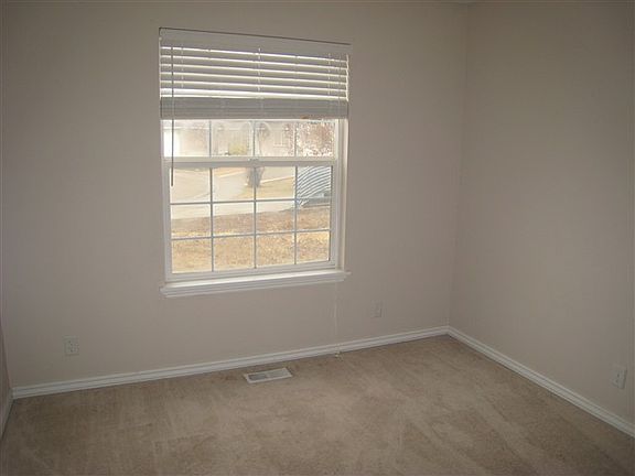 5th image of 1708 W Cherry Ct
