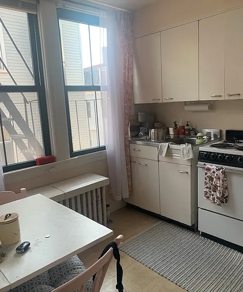 322 Broadway — Photo 5