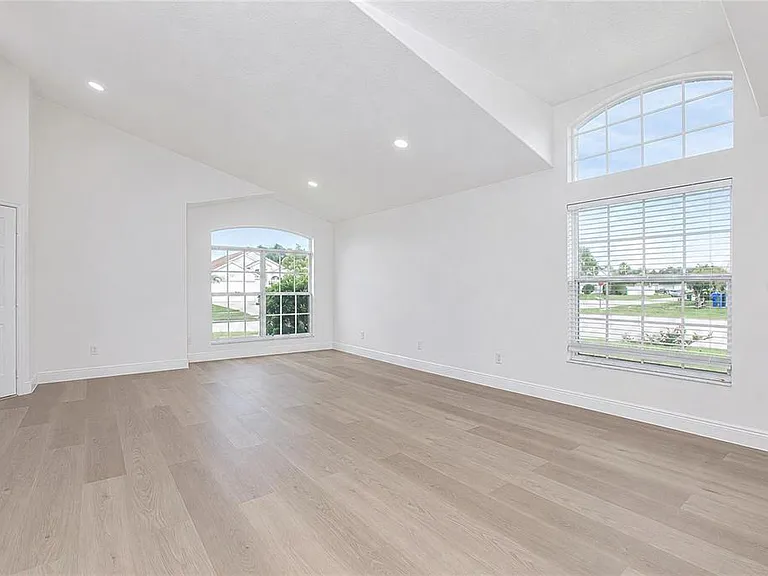 2039 Shannon Lakes Blvd — Photo 6