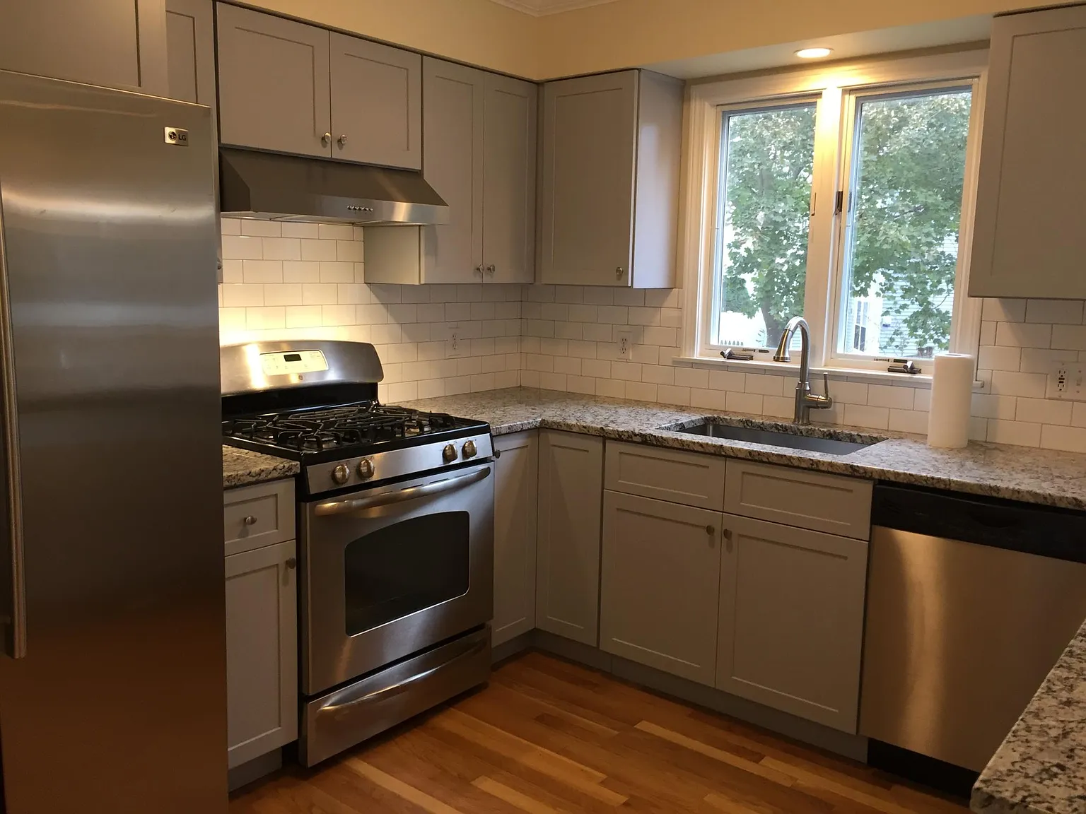 211 Hunyadi Ave — Photo 4