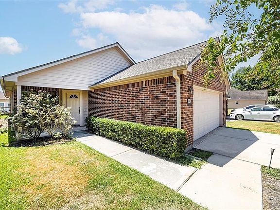 3rd image of 119 Golfview Dr