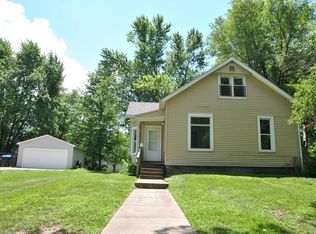 1414 W Grove St, Bloomington, IL 61701