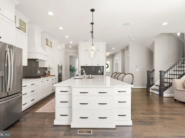 22986 Bubbling Brook Dr, Ashburn, VA 20148