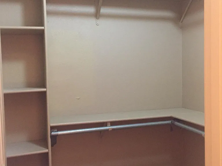 108 Parkway Ct — Photo 7