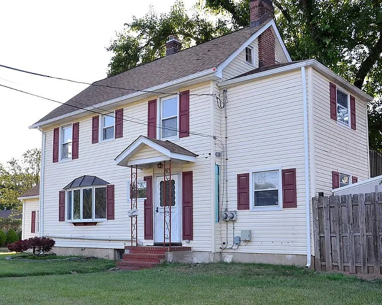 2003 Maple Ave