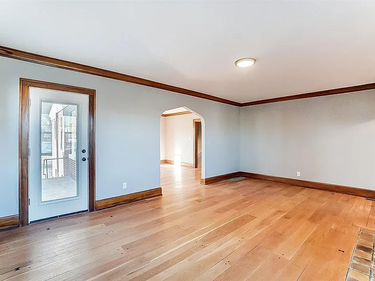 2029 Wanda Ave #1 — Photo 8