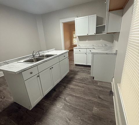 5th image of 1409 Young St #1