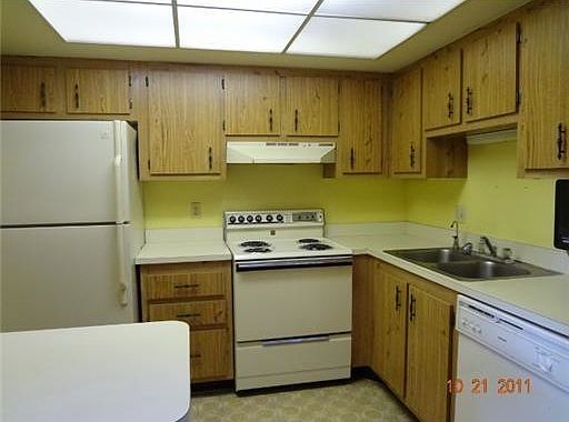 2nd image of 4157 Oak Terrace Dr