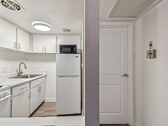 4th image of 2542 W Colter St APT 76