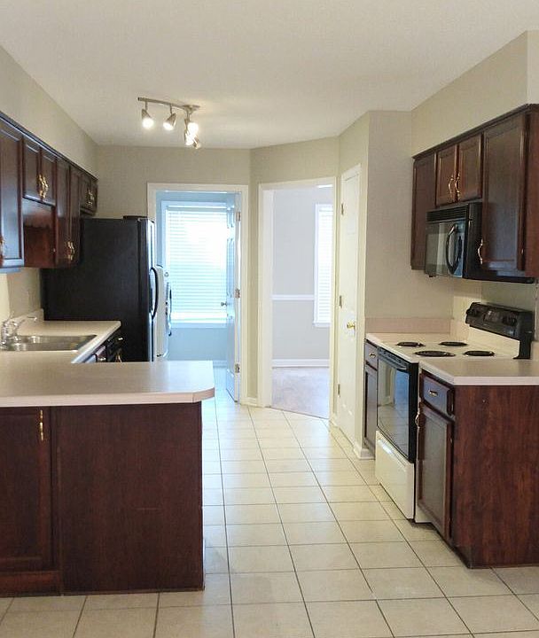1st image of 1228 Thornton Cv