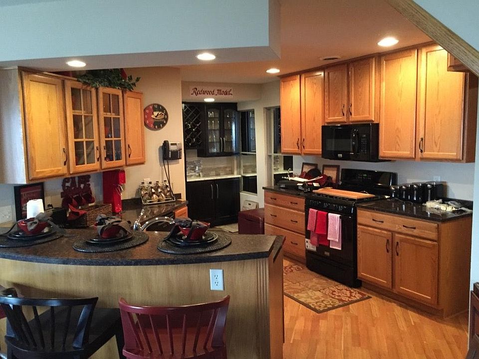 Gourmet kitchen