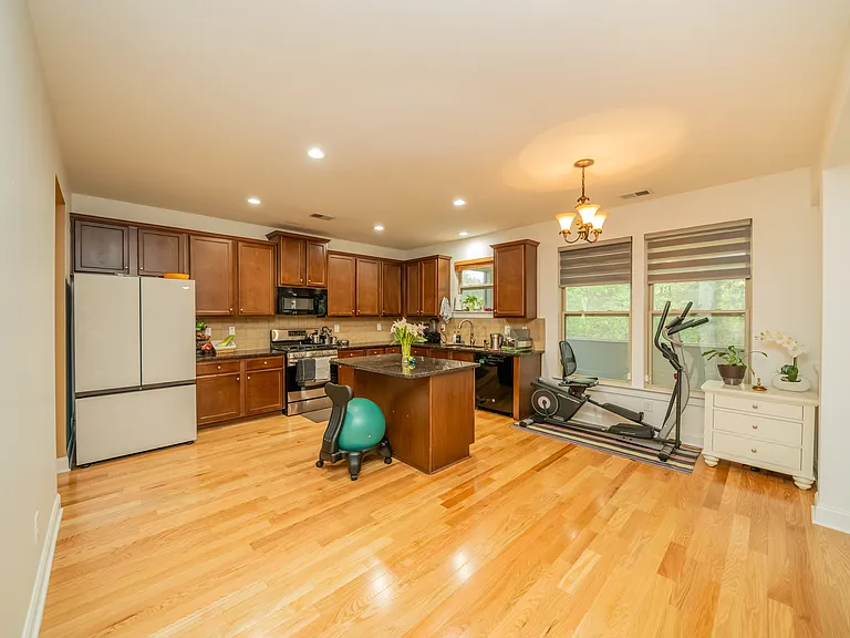 5330 Breckinridge Ln — Photo 6