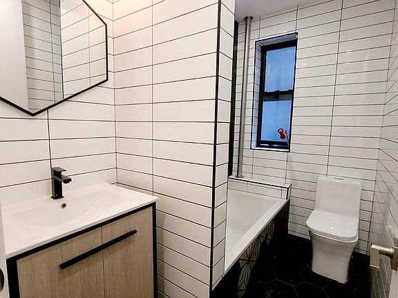4th image of 1386 Clay Ave #2F