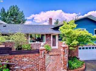 6733 SE Thorburn St, Portland, OR 97215