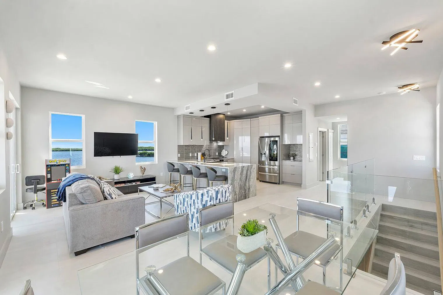 3 bed, 3.0 bath, 2690 sqft, $30,034 — Photo 2
