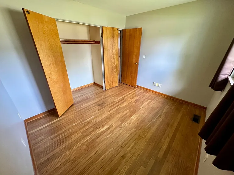2562 Bristol Rd — Photo 34