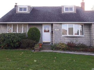 2066 Seaford Ave, Seaford, NY 11783