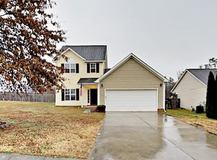 8618 Rozumny Dr, Charlotte, NC 28216