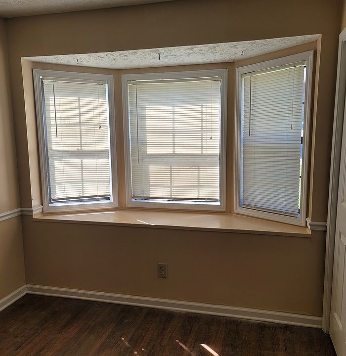 2nd image of 1936 Patterson Cir #1936