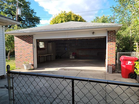 2 1/2 Brick garage