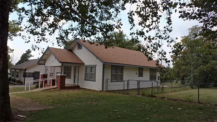 1st image of 525 Cedar Ave