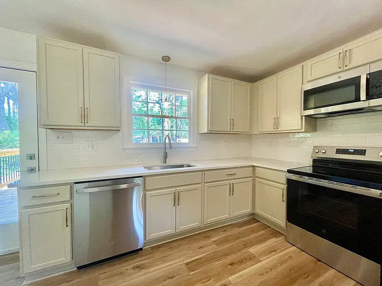 413 Hoff Ave — Photo 5