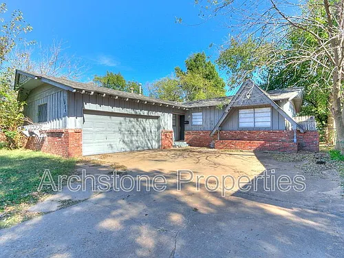 1424 Tanglewood Dr Photo 1