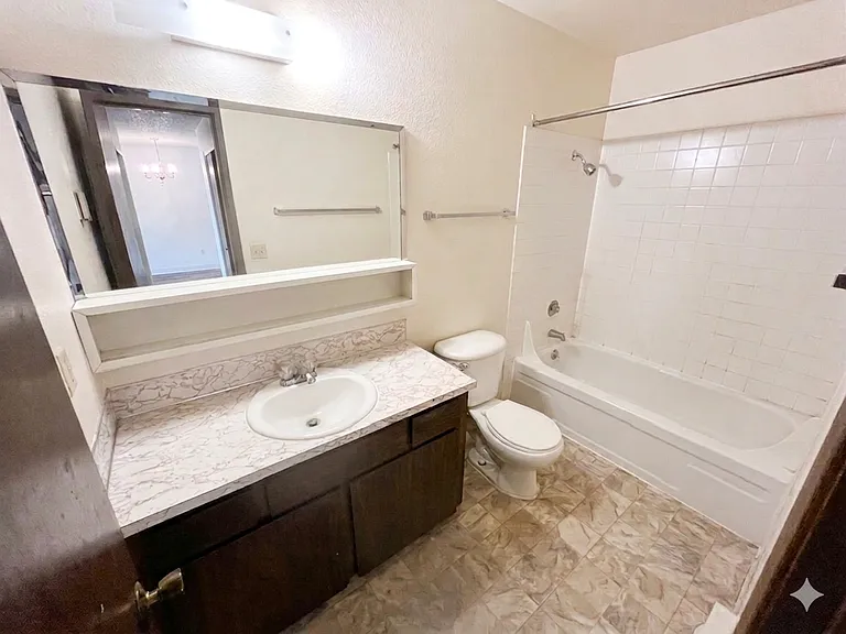 2620-2640 SE Morrison St — Photo 11