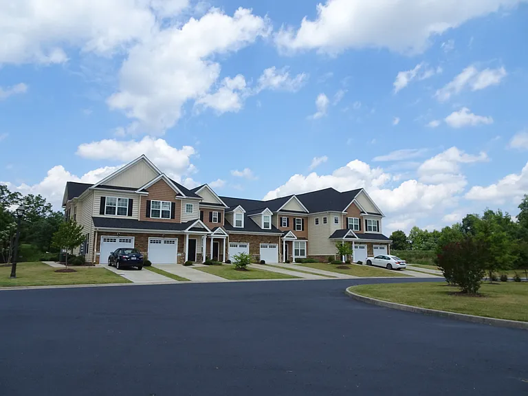 802 Braemar Crk — Photo 16
