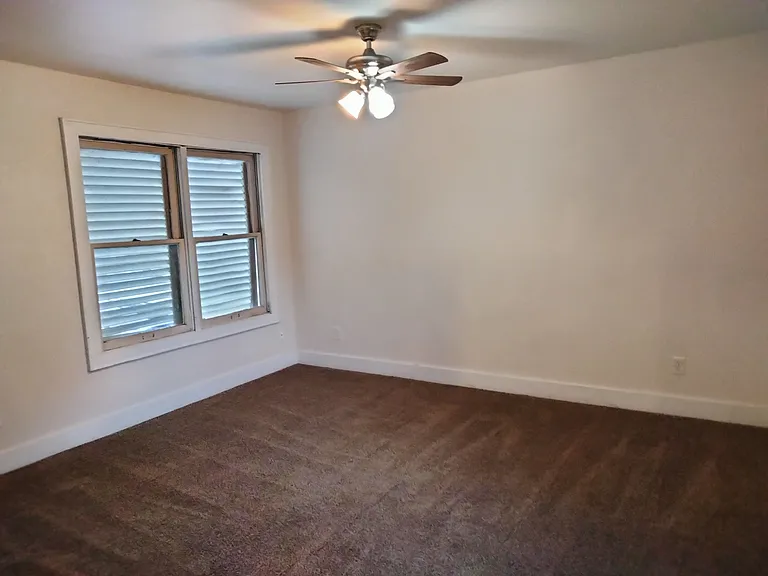 529 E Huisache Ave — Photo 6