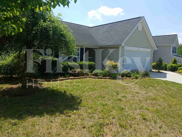 136 Rockbridge Ct — Photo 2