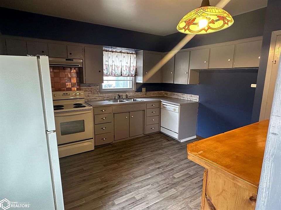 308 S Moore St, Algona, IA 50511 Zillow