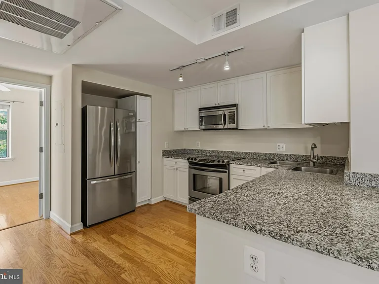 1314 Massachusetts Ave NW #606 — Photo 8
