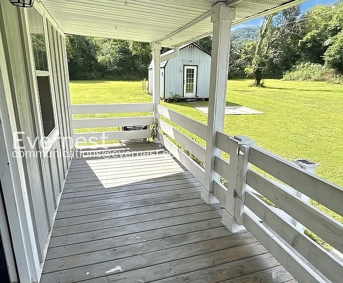 736 Hancock Rd — Photo 23