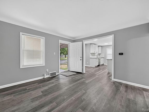 5th image of 11548 Cardwell St