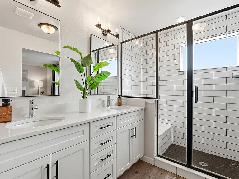 4127 Parkwood Trl — Photo 34