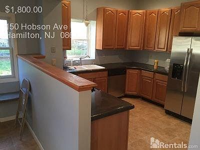 Kitchen with Brand New Stainless Applainces