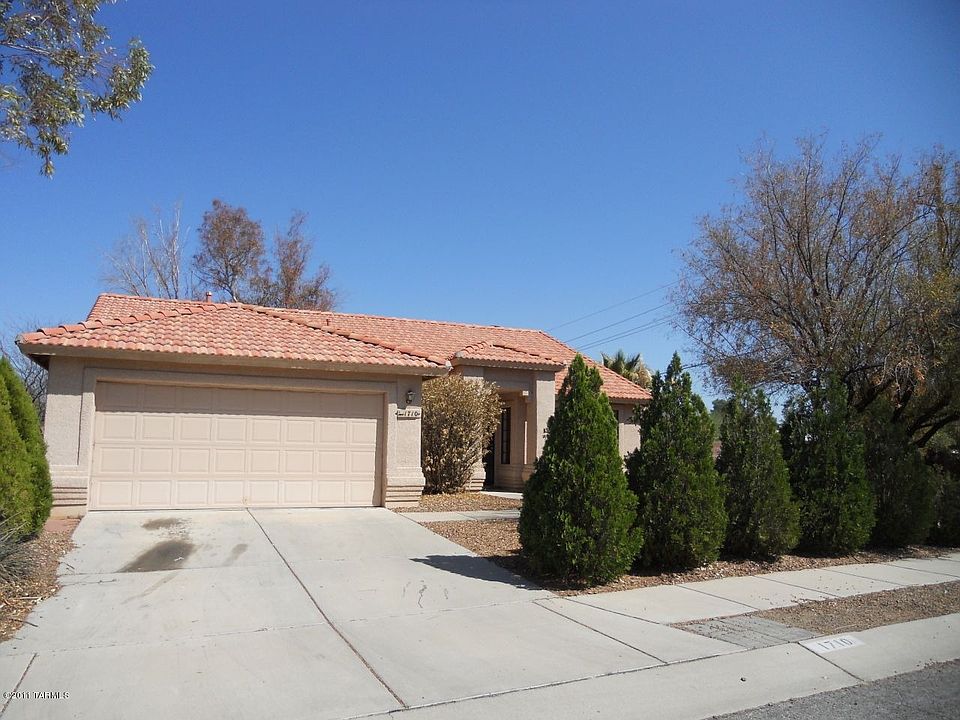 1st image of 1710 N Moorpark Pl