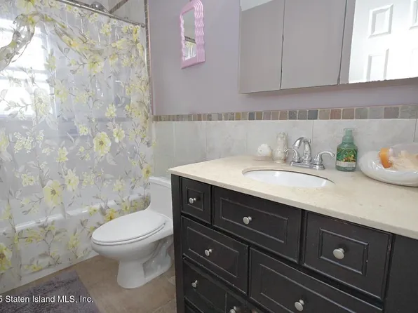 90 Levit Avenue image 31 of 36