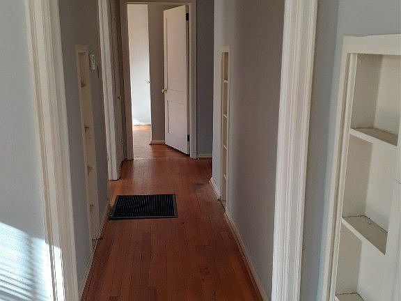 3rd image of 118 Bradley Dr